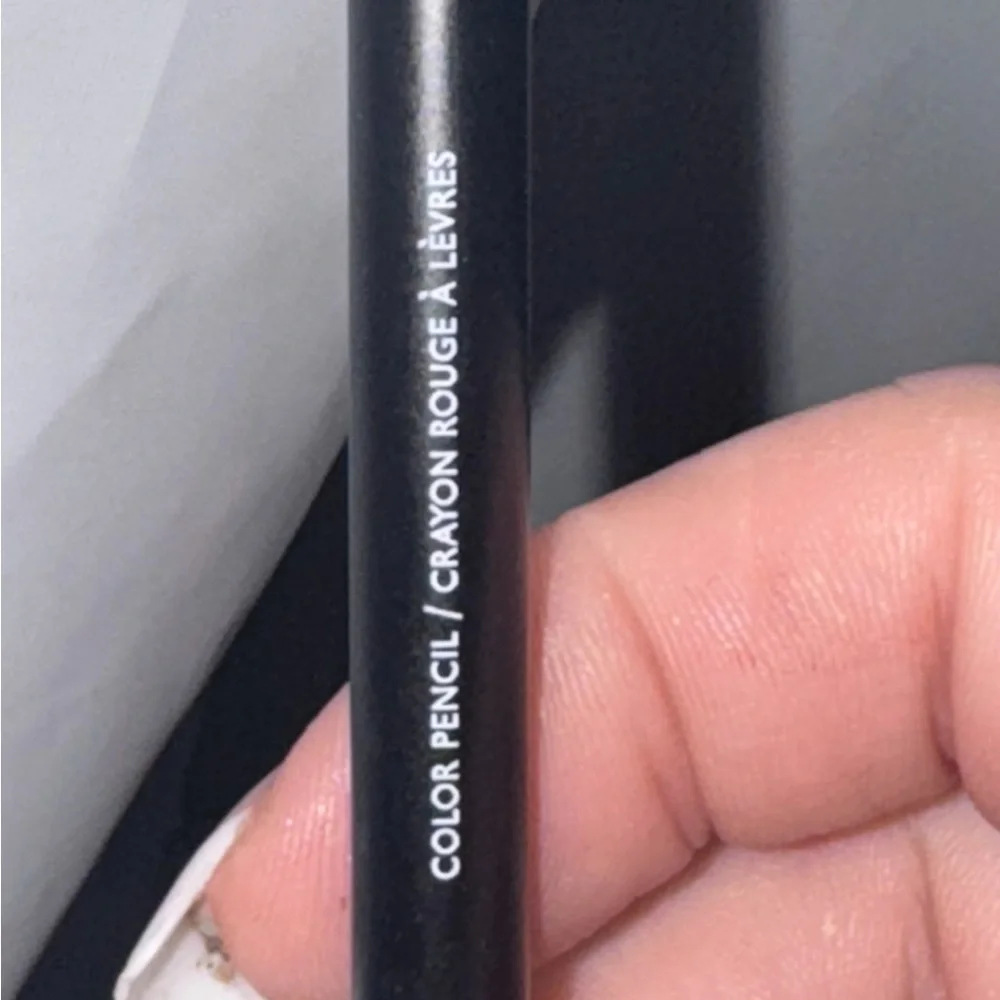 Morphe Color Pencil in the shade Jemma (Rose Bronze).